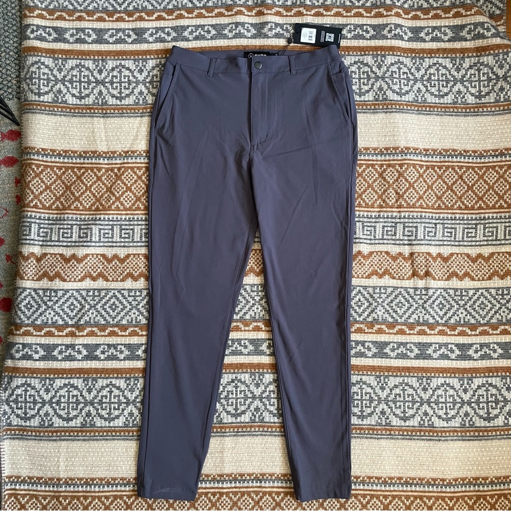 NWT Cuts Clothing AO Jogger Mens Tall Large, Cast Iron. Modern comfort.